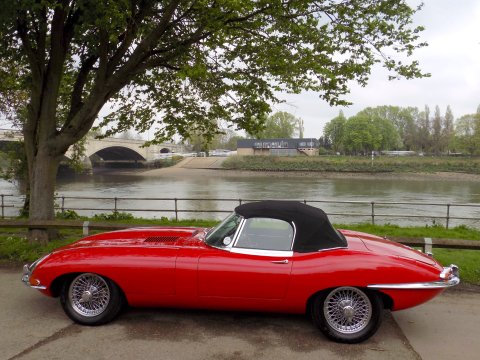 Jaguar E-Type S1½ 4.2 Roadster 67