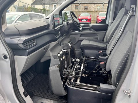 Ford Transit Custom 2.5 320 Duratec 11.8kWh Limited Crew Van Auto L1 H1 Euro 6 5dr 29