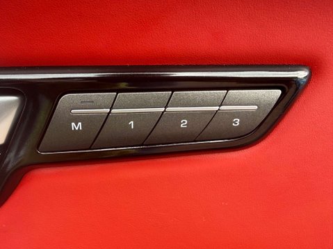 Land Rover Range Rover Evoque 2.0 TD4 HSE Dynamic Convertible 2dr Diesel Auto 4WD Euro 6 (s/s) (180 ps) 38