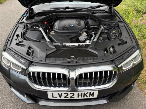 BMW 5 Series 520D M SPORT TOURING MHEV 4