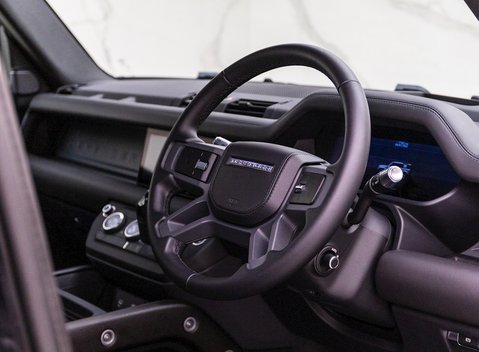 Land Rover Defender 110 P400 X 9