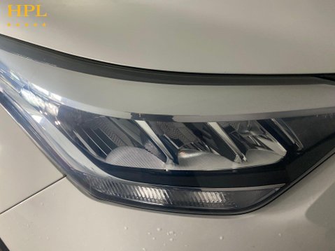 Toyota C-HR 1.8 VVT-h Icon SUV 5dr Petrol Hybrid CVT Euro 6 (s/s) (122 ps) Air Con - Al 9