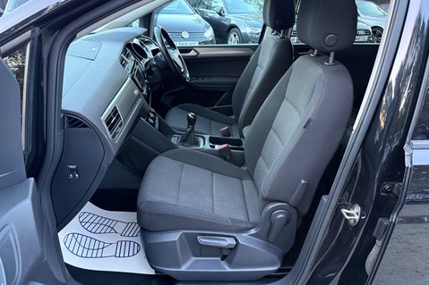 Volkswagen Touran SE TDI BMT -APPLE CAR PLAY-£35 ROAD TAX -9 SERVICES -PARK PILOT-240V SOCKET 4