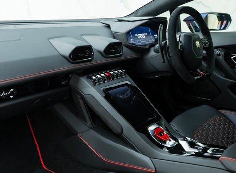 Lamborghini Huracan LP640-4 EVO 16