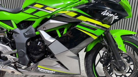 Kawasaki Ninja 2020 ONLY 13K LONG MOT WARRANTY SPORTS BIKE 125CC 38