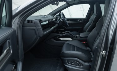 Porsche Cayenne TURBO E-HYBRID 19