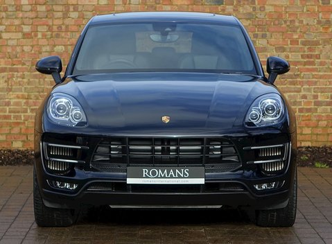 Porsche Macan Turbo 25