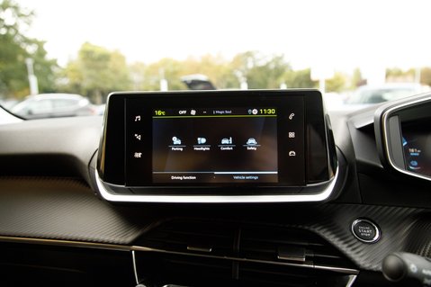 Peugeot 208 ALLURE PREMIUM 22
