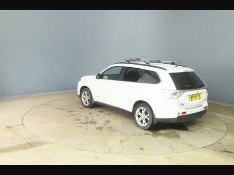 Mitsubishi Outlander DI-D GX 4 5