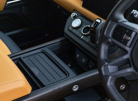 Land Rover Defender X 17