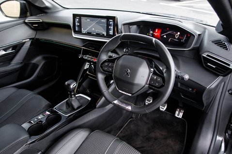 Peugeot 208 PURETECH GT S/S 4