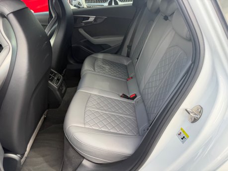 Audi A4 TFSI S4 QUATTRO 35