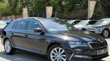 Skoda Superb SE TECHNOLOGY IV DSG - 11 SERVICES AT SKODA -HYBRID AUTOMATIC ESTATE 