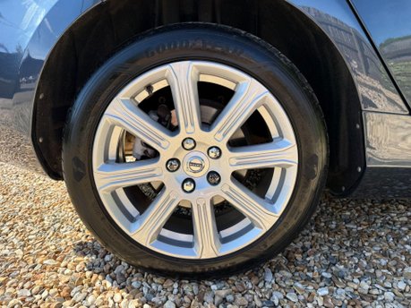 Volvo V40 2.0 D3 Inscription Auto Euro 6 (s/s) 5dr 15
