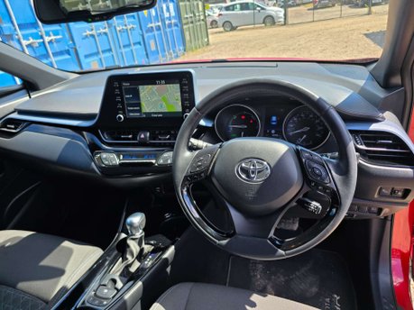 Toyota C-HR 2.0 VVT-h GPF Design SUV 5dr Petrol Hybrid CVT Euro 6 (s/s) (184 ps) 47