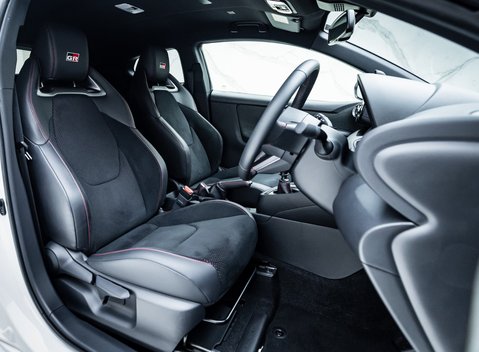 Toyota Yaris GR-Y CIRCUIT 15