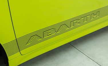 Abarth 500e Scorpionissima 35