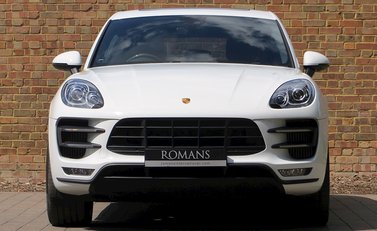 Porsche Macan Turbo 2