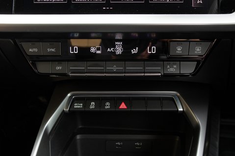 Audi A3 SPORTBACK TFSI S LINE MHEV 32