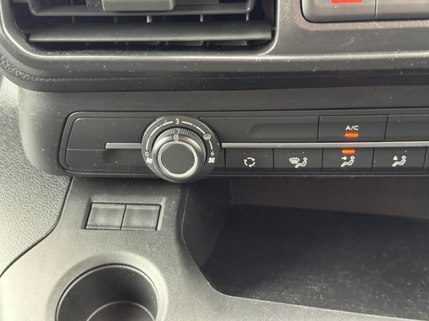 Peugeot Partner SWB L1H1 Low Roof Professional Air Con EURO 6 30