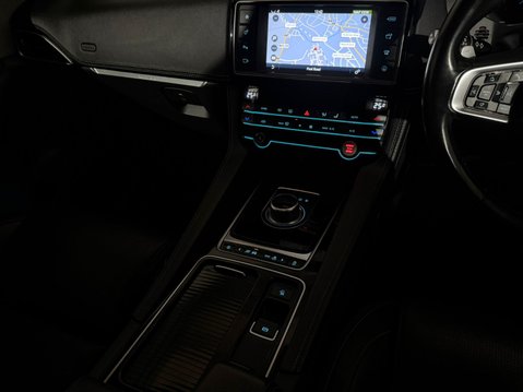 Jaguar F-Pace R-SPORT AWD 15
