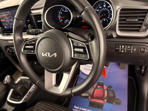 Kia Ceed 1.5 T-GDi 2 Euro 6 (s/s) 5dr Non-ADAP 27