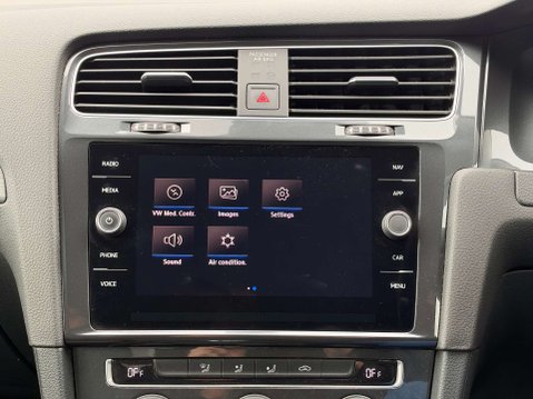 Volkswagen Golf 35.8kWh e-Golf Hatchback 5dr Electric Auto (136 ps) 31