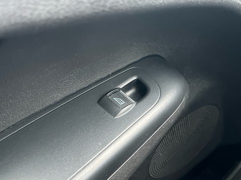 Ford Transit Courier LIMITED 39