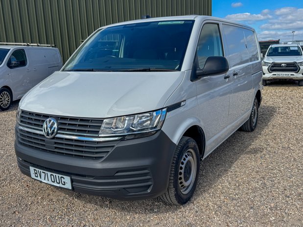 Volkswagen Transporter AUTO SWB L1H1 Low Roof Startline T32 Air Con Sensors EURO 6 2