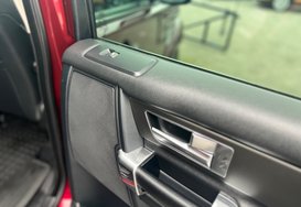 Land Rover Discovery SDV6 SE AUTO 7 SEATER 32