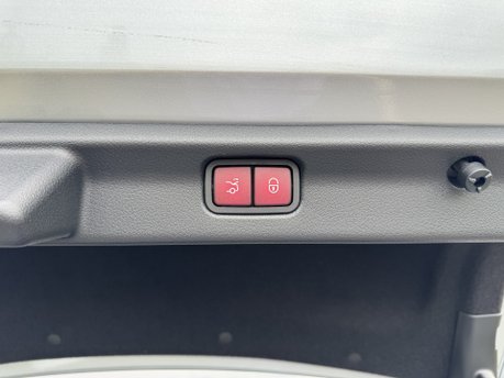 Mercedes-Benz EQE EQE 300 AMG Line Premium Auto Electric 89 KWH Battery PAN ROOF/MEMORY SEATS 33