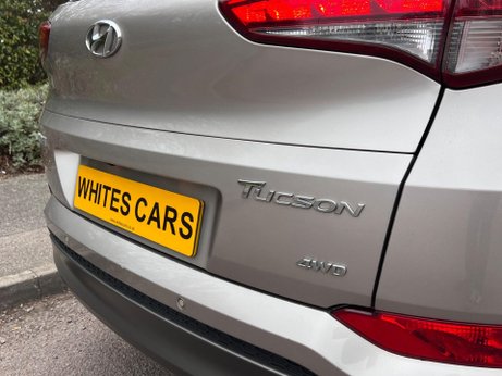 Hyundai TUCSON 2.0 CRDi Premium Auto 4WD Euro 6 5dr 54