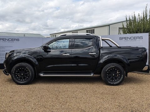 Nissan Navara DCI TEKNA 4X4 SHR DCB 4