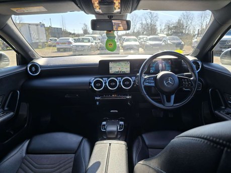 Mercedes-Benz A Class 1.5 A180d SE Hatchback 5dr Diesel 7G-DCT Euro 6 (s/s) (116 ps) 17