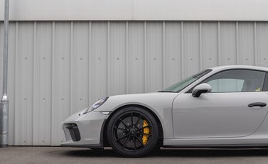 Porsche 911 GT3 (991.2) 27