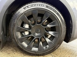Tesla Model Y (Dual Motor) Long Range SUV 5dr Electric Auto 4WDE (384 bhp) 14