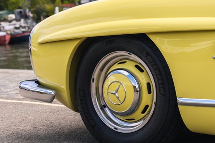 Mercedes-Benz SL Series 300SL Roadster 16