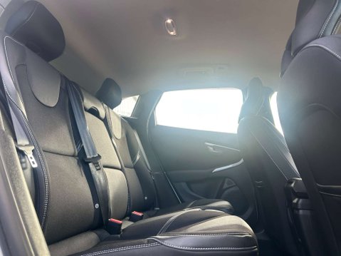 Volvo V40 2.0 V40 Momentum T3 5dr 15