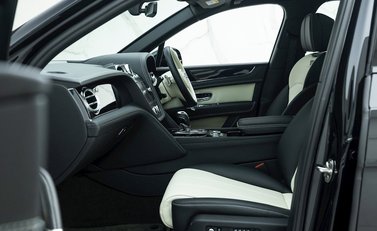 Bentley Bentayga V8 16