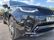 Land Rover Discovery D300 Commercial Dynamic HSE 23