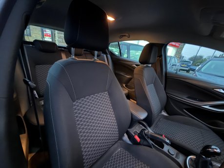 Vauxhall Astra BUSINESS EDITION NAV 10