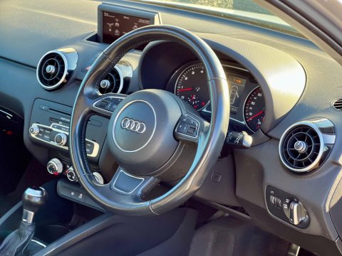 Audi A1 1.4 TFSI Sport S Tronic Euro 5 (s/s) 3dr 8