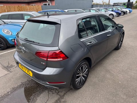 Volkswagen Golf SE NAVIGATION TSI BLUEMOTION TECHNOLOGY DSG 6