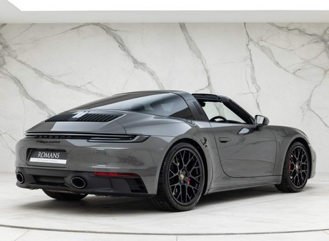 Porsche 911 Targa 4 GTS (992) 22