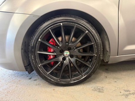 Alfa Romeo Mito 1.4 TB MultiAir Quadrifoglio Verde TCT Euro 6 (s/s) 3dr 23