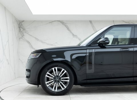 Land Rover Range Rover P400 HSE 23