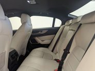 Jaguar XE 2.0 XE R-Dynamic S D Auto 4dr 39