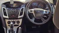 Ford Focus 1.6 Zetec Navigator Hatchback 5dr Petrol Powershift Euro 5 (125 ps) 23