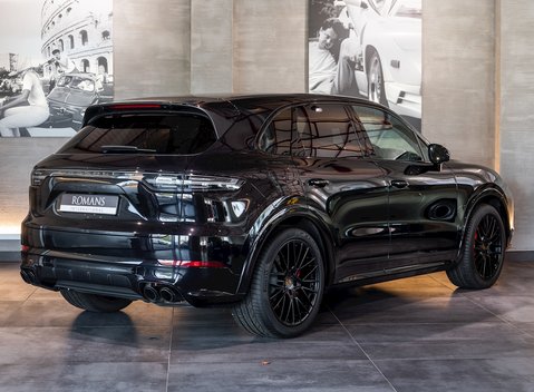 Porsche Cayenne GTS 5