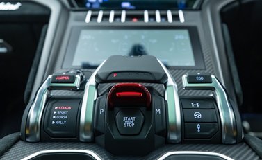 Lamborghini Urus Performante 22